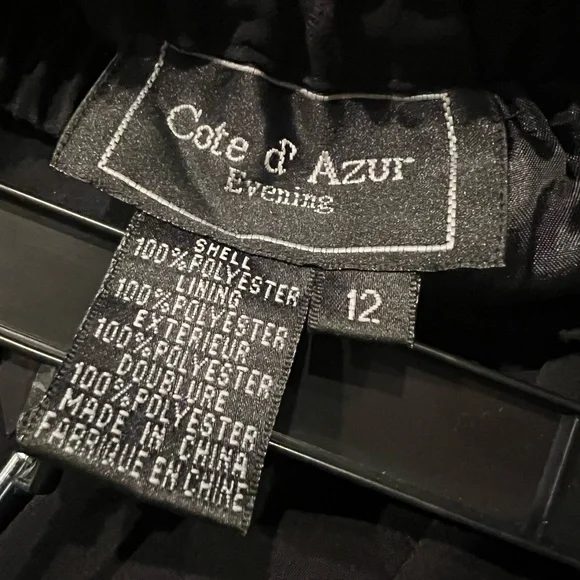 Chic Black Maxi Skirt for Women - Picture 3 of 3